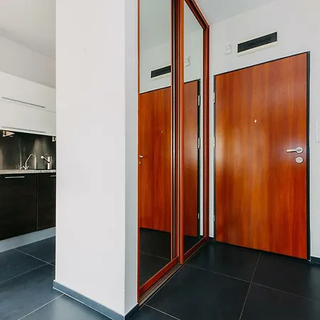 Shortstaypoland Chelmska 아파트